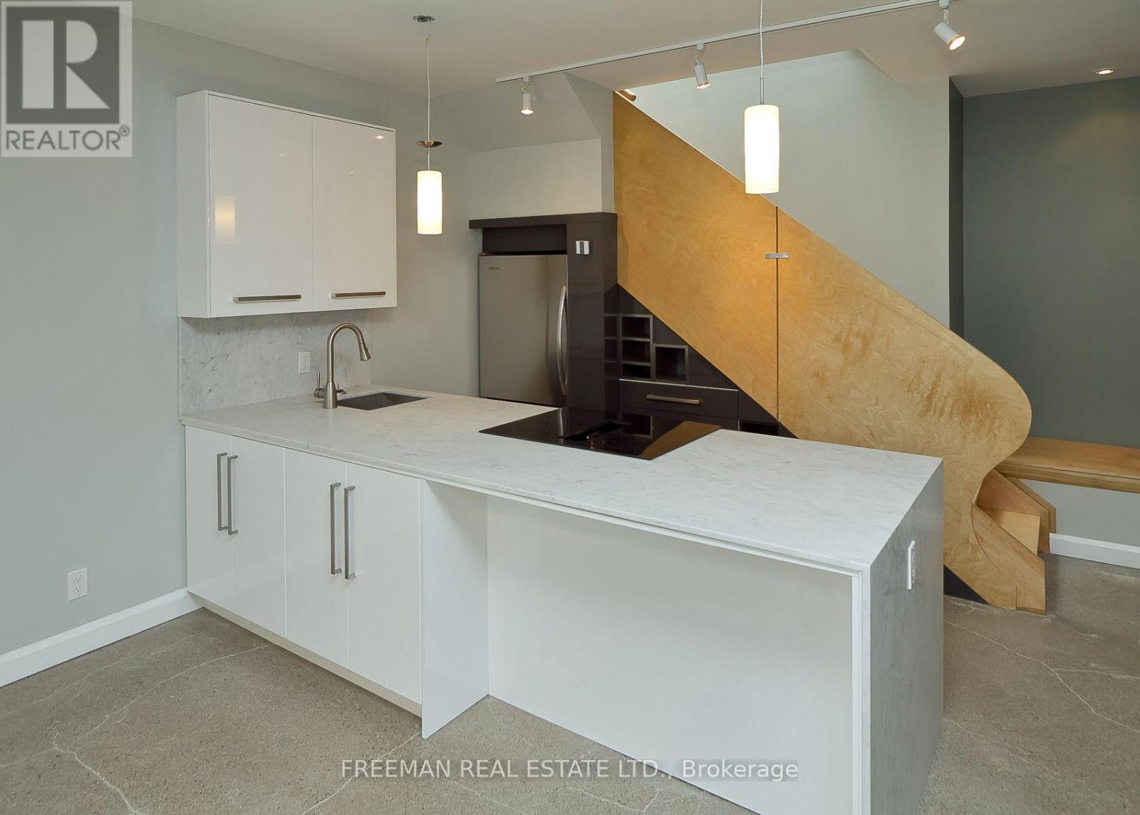 1 Max Hartstone Lane, Toronto, Ontario  M5R 3G6 - Photo 5 - C13634860