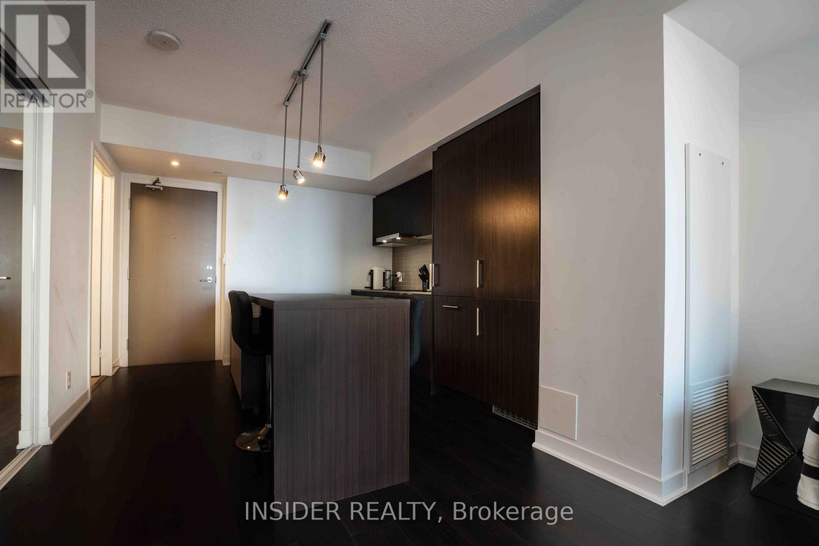 1409 - 88 Harbour Street, Toronto, Ontario M5J 0C3 - Photo 2 - C13634870