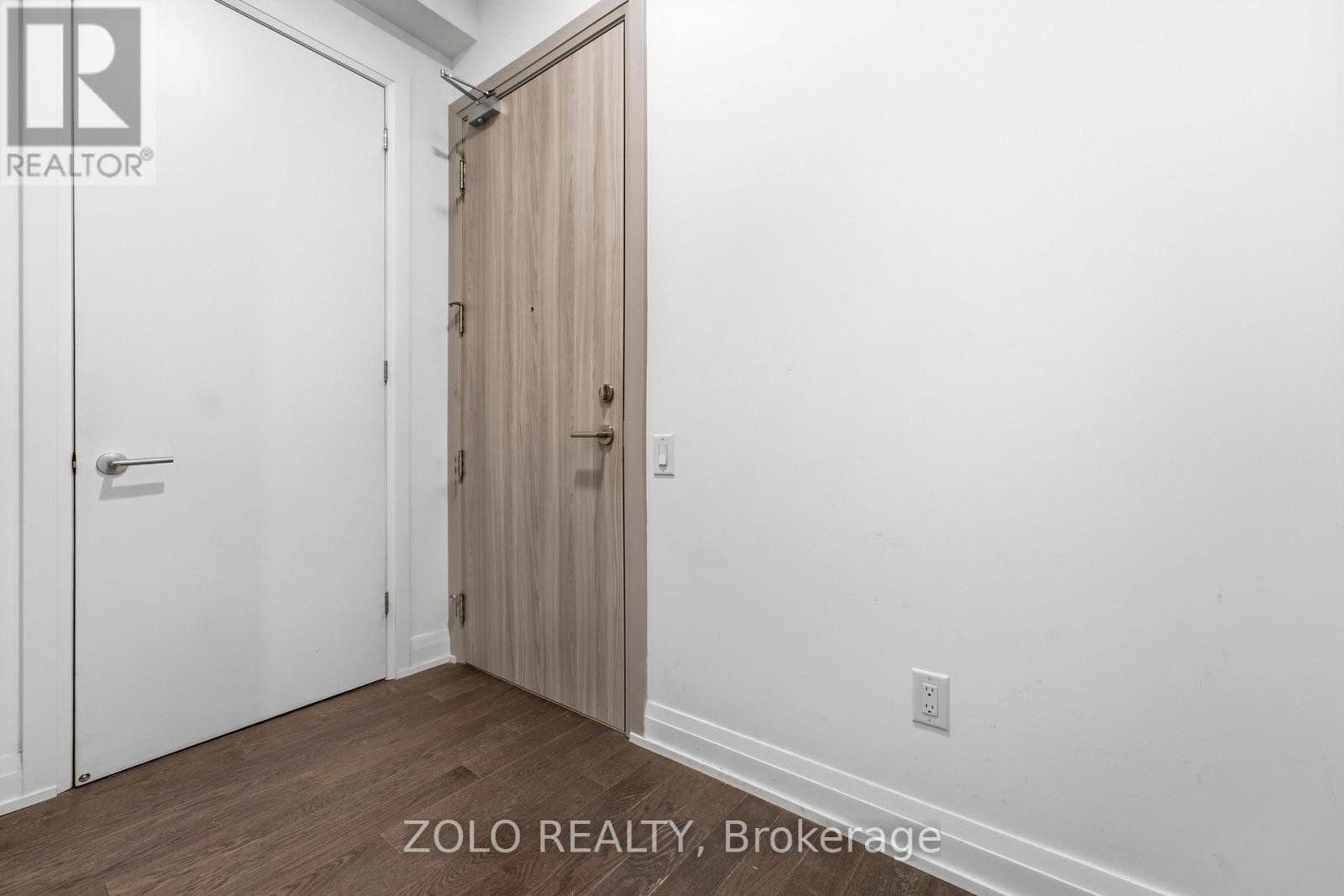 Ph303 - 75 Canterbury Place, Toronto, Ontario M2N 0L2 - Photo 2 - C13635122