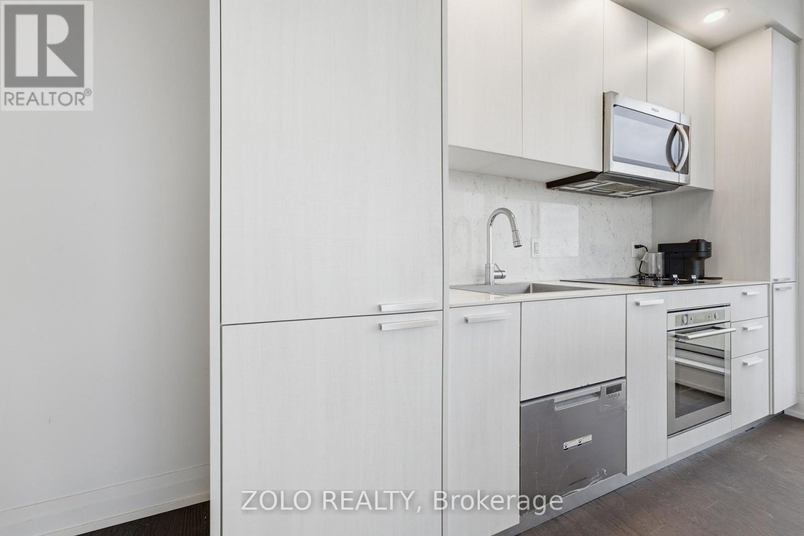 Ph303 - 75 Canterbury Place, Toronto, Ontario M2N 0L2 - Photo 5 - C13635122