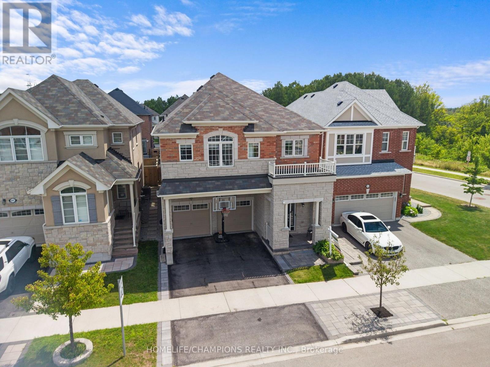 993 Dragonfly Avenue, Pickering, Ontario  L1X 0E9 - Photo 2 - E13634830