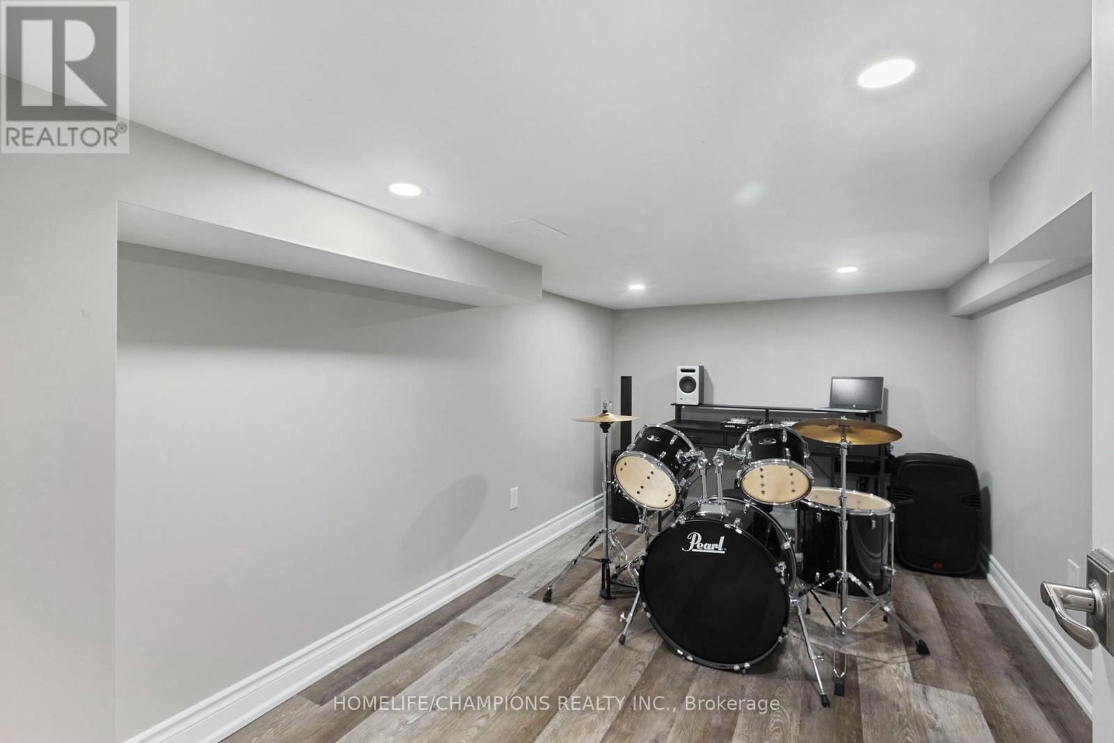 993 Dragonfly Avenue, Pickering, Ontario  L1X 0E9 - Photo 31 - E13634830