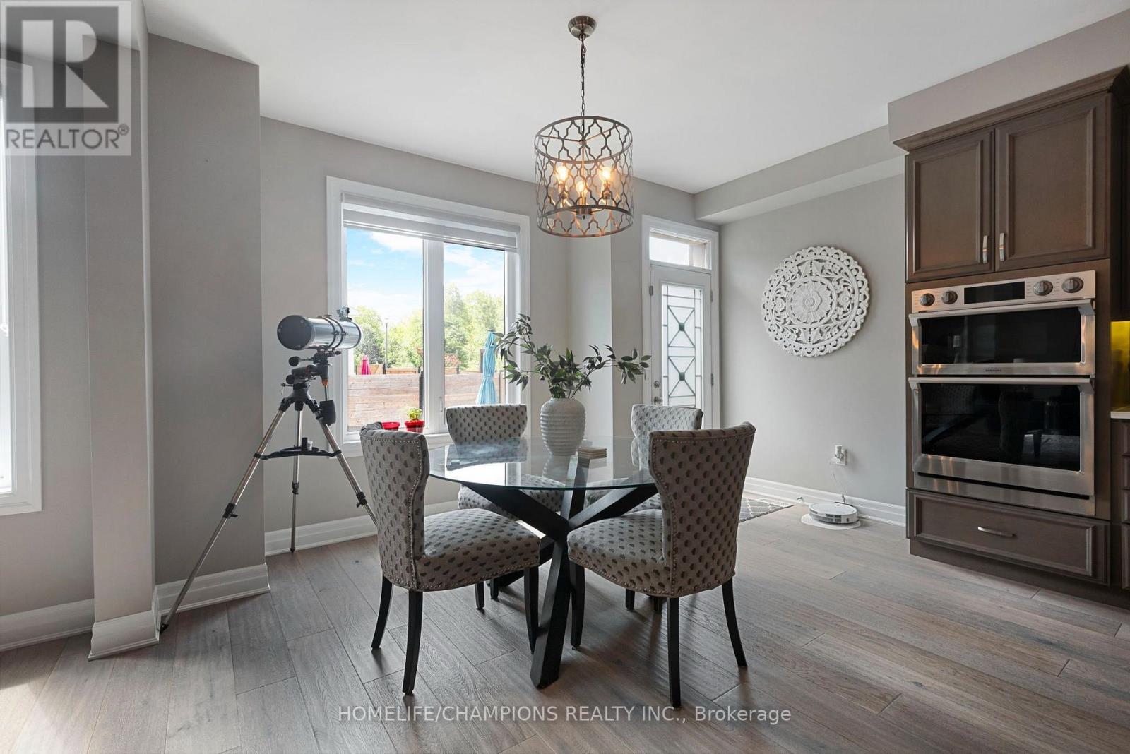 993 Dragonfly Avenue, Pickering, Ontario  L1X 0E9 - Photo 6 - E13634830