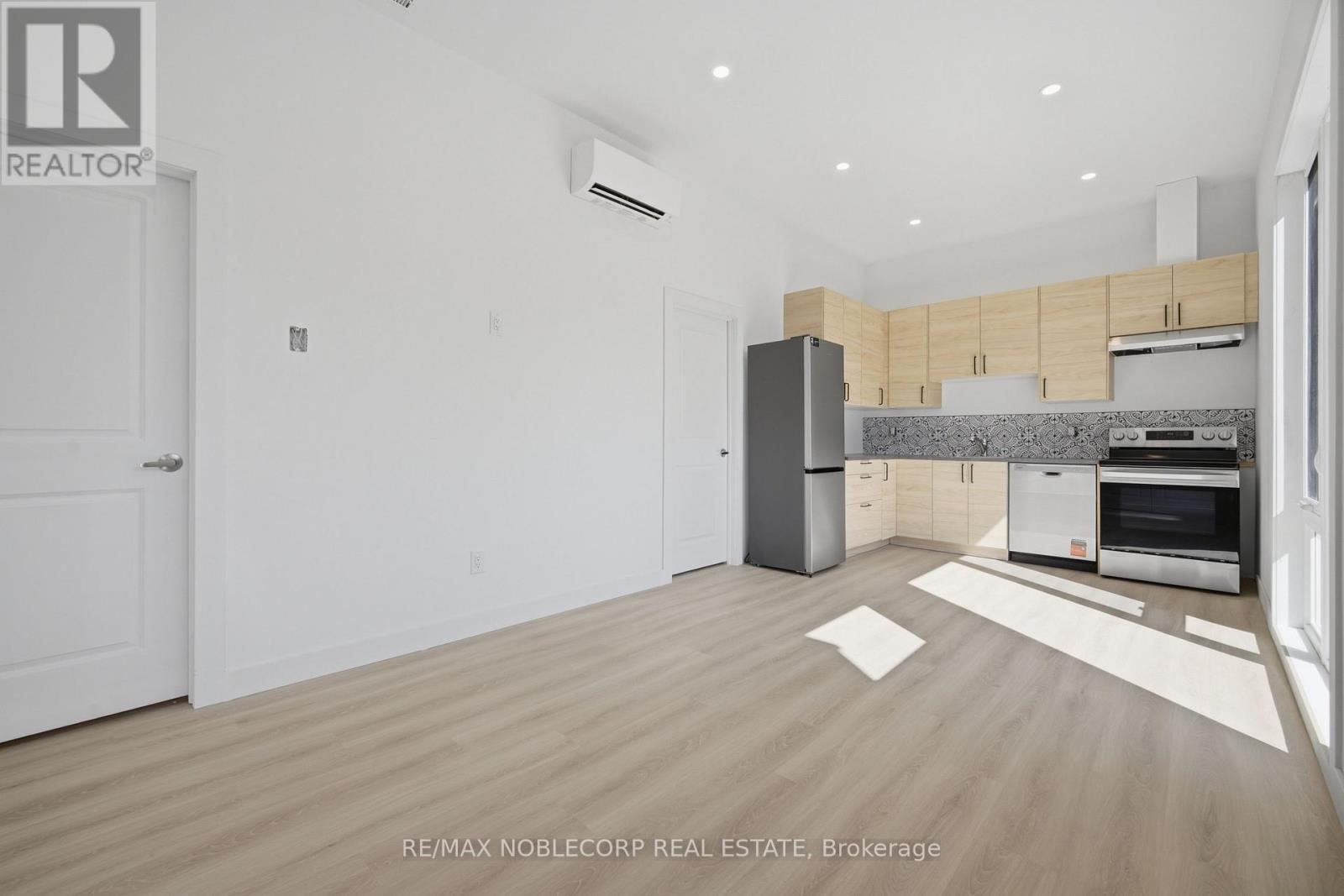 Rear Garden Suite - 6 Evandale Road, Toronto, Ontario  M1L 3S1 - Photo 10 - E13634842