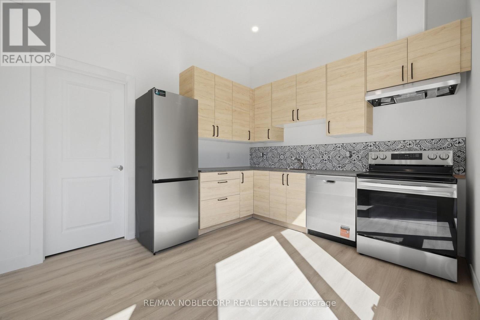 Rear Garden Suite - 6 Evandale Road, Toronto, Ontario  M1L 3S1 - Photo 14 - E13634842