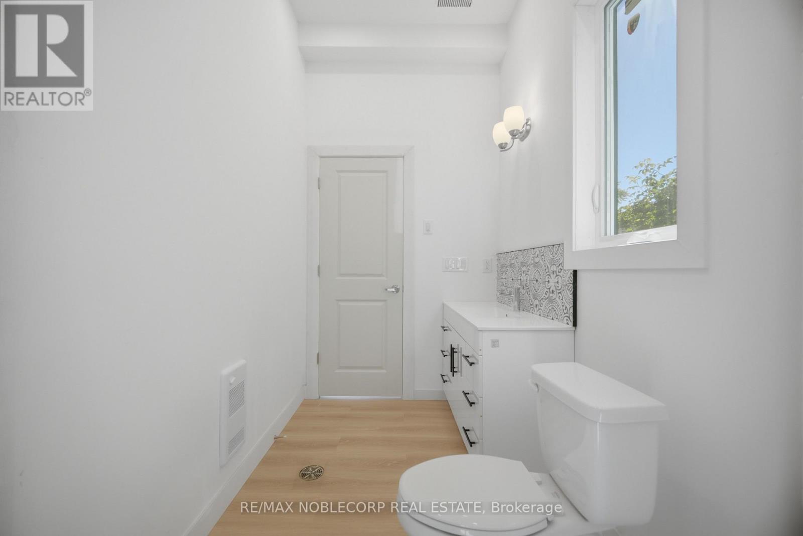 Rear Garden Suite - 6 Evandale Road, Toronto, Ontario  M1L 3S1 - Photo 25 - E13634842