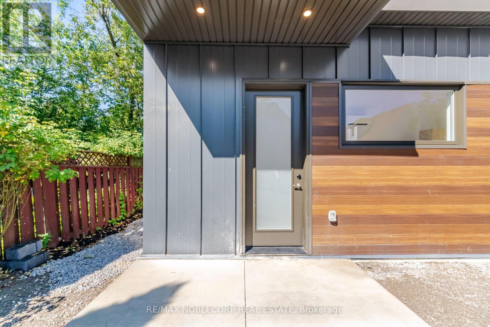 Rear Garden Suite - 6 Evandale Road, Toronto, Ontario  M1L 3S1 - Photo 3 - E13634842