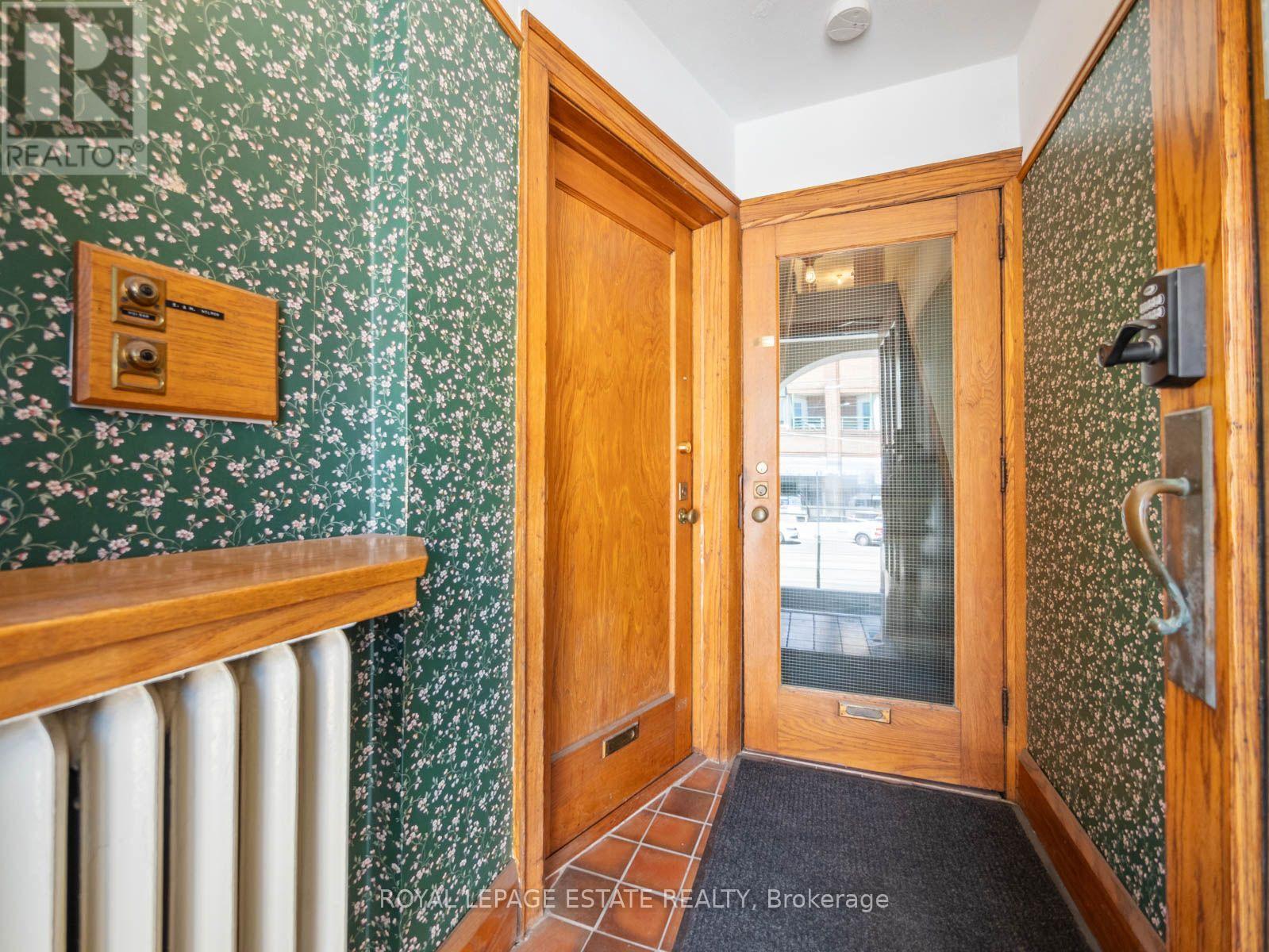 2275 Queen Street E, Toronto, Ontario  M4E 1G5 - Photo 5 - E13634844