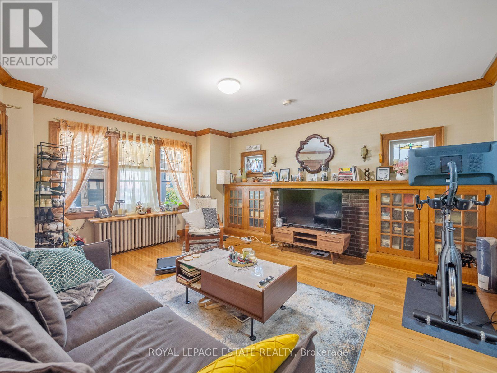 2275 Queen Street E, Toronto, Ontario  M4E 1G5 - Photo 8 - E13634844