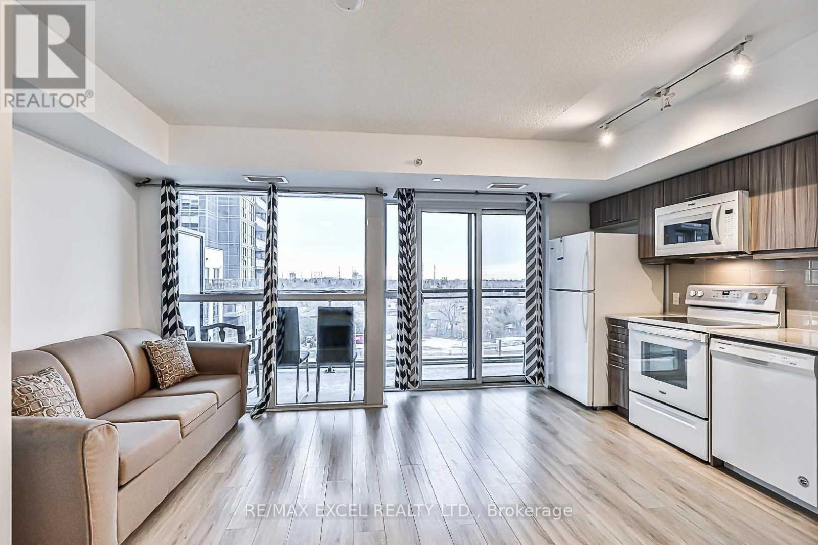 604 - 30 MEADOWGLEN PLACE