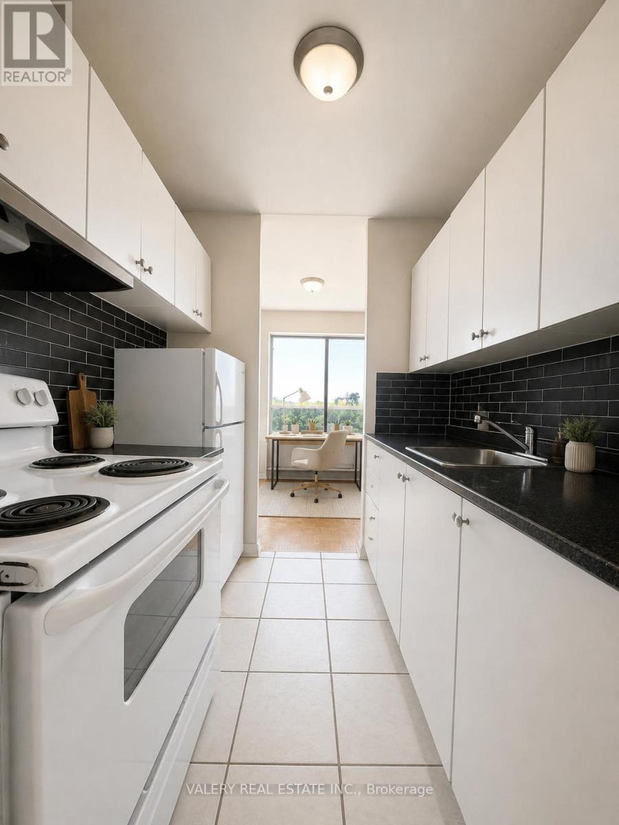 402 - 1780 Lawrence Avenue E, Toronto, Ontario  M1R 2Y2 - Photo 2 - E13635102