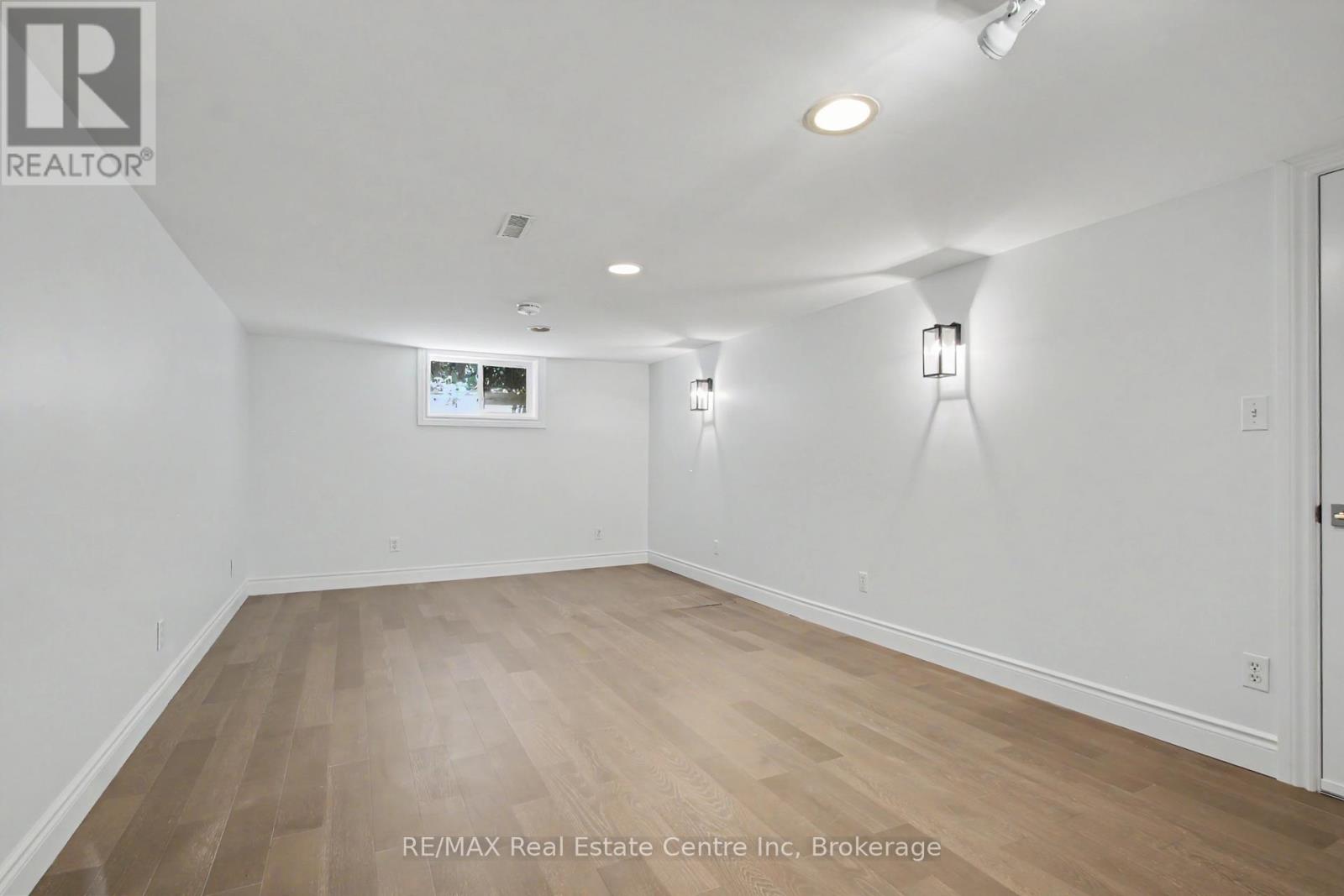 57 Vancouver Drive, Guelph, Ontario  N1E 2G1 - Photo 25 - X13634914