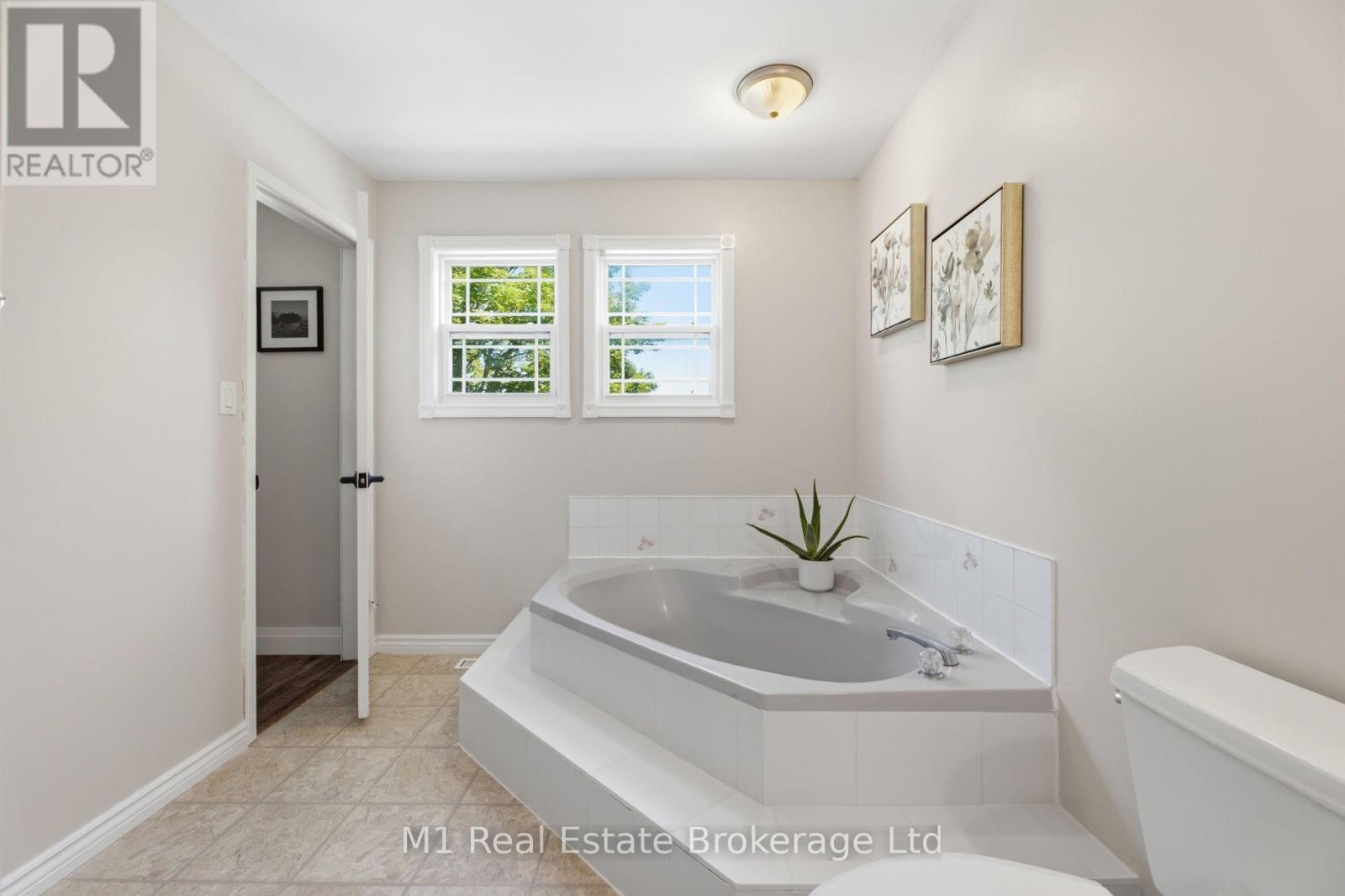 753 Woodhill Drive, Centre Wellington, Ontario  N1M 3N2 - Photo 21 - X13634962