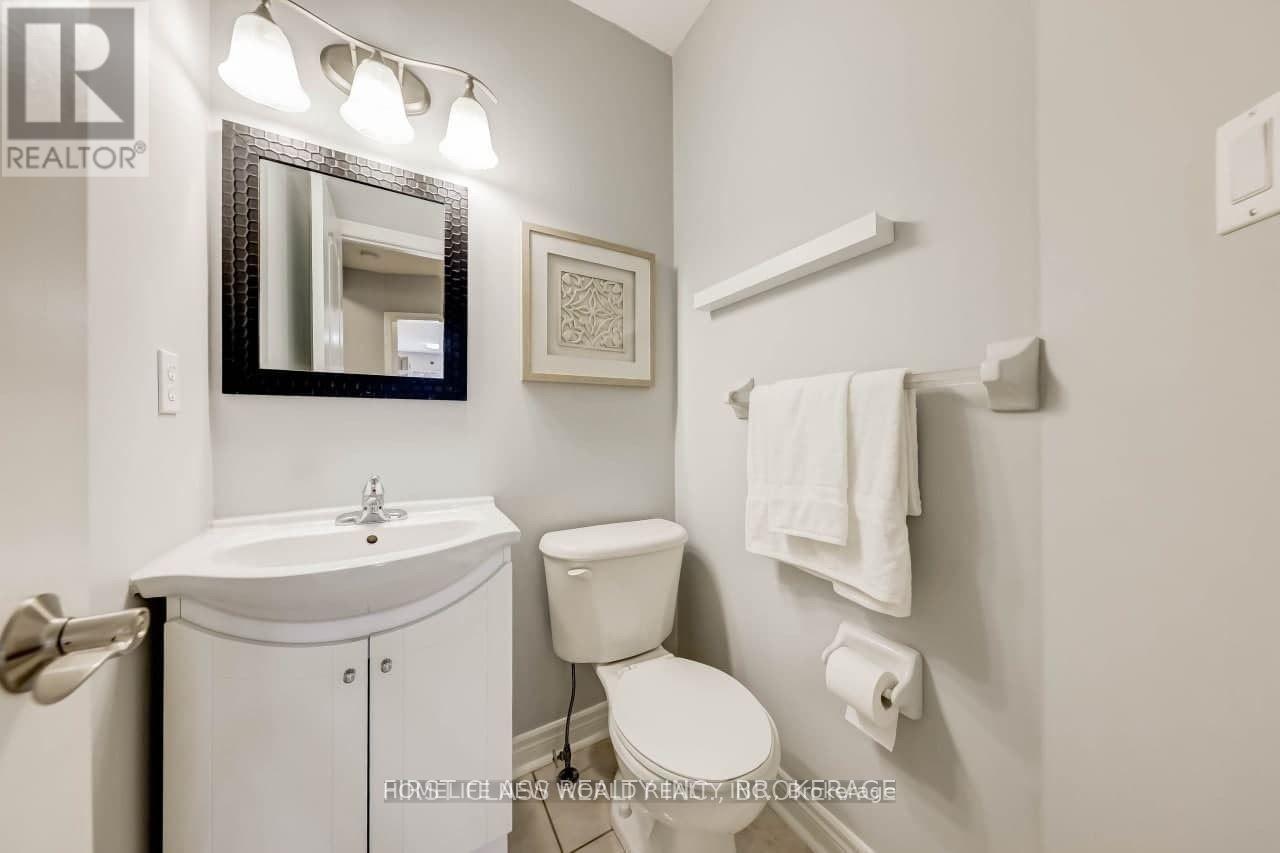 17 Zippora Drive, Richmond Hill, Ontario  L4S 2M6 - Photo 7 - N13635040