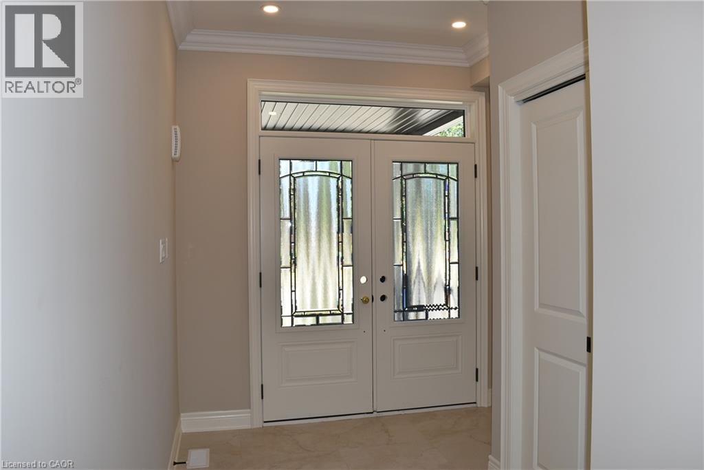 8 Dunlop Road, Hamilton, Ontario  L9B 1J6 - Photo 3 - 40701722