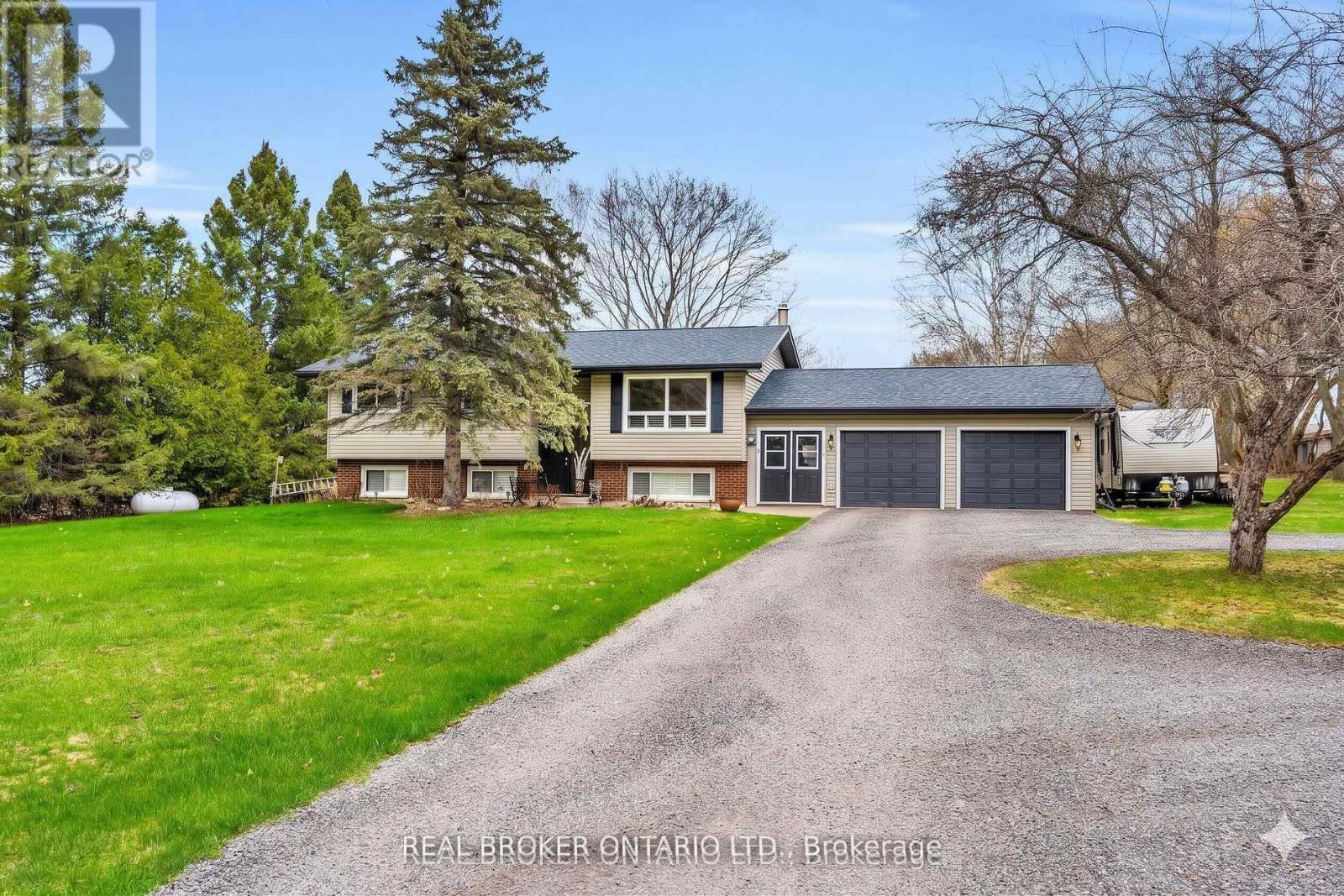 2477 Old Fort Road, Tay, Ontario  L4R 4K3 - Photo 1 - S13634902