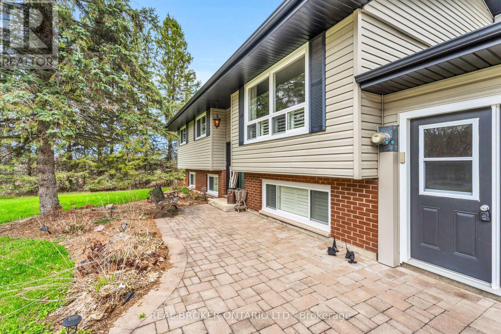 2477 Old Fort Road, Tay, Ontario  L4R 4K3 - Photo 2 - S13634902