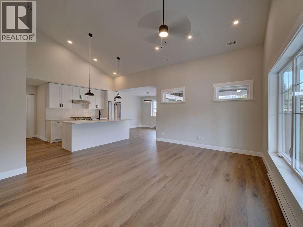 1051 Celia Crescent, Gibsons, British Columbia  V0N 1V7 - Photo 6 - R3118439