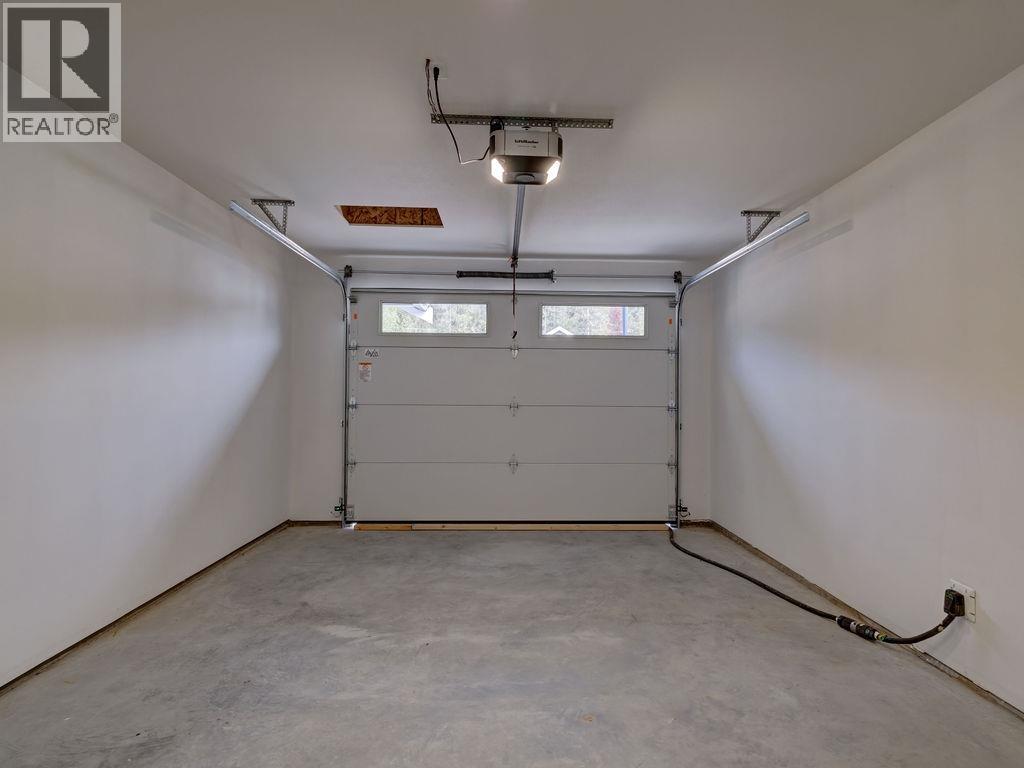 1051 Celia Crescent, Gibsons, British Columbia  V0N 1V7 - Photo 24 - R3118439