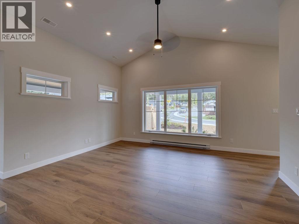 1051 Celia Crescent, Gibsons, British Columbia  V0N 1V7 - Photo 10 - R3118439