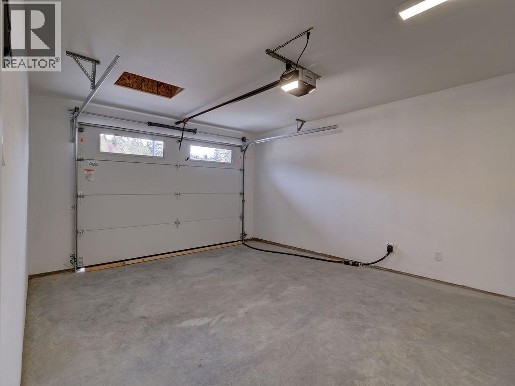 1051 Celia Crescent, Gibsons, British Columbia  V0N 1V7 - Photo 23 - R3118439