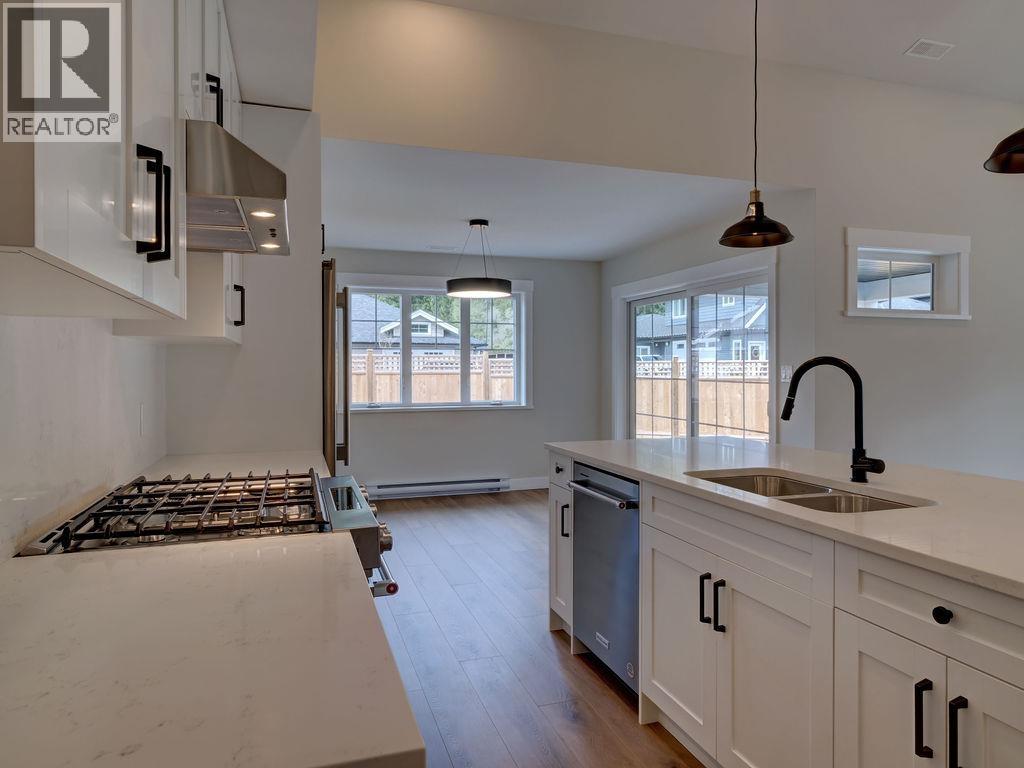 1051 Celia Crescent, Gibsons, British Columbia  V0N 1V7 - Photo 9 - R3118439