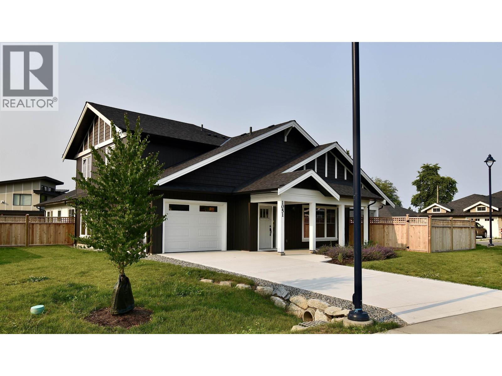 1051 Celia Crescent, Gibsons, British Columbia  V0N 1V7 - Photo 3 - R3118439