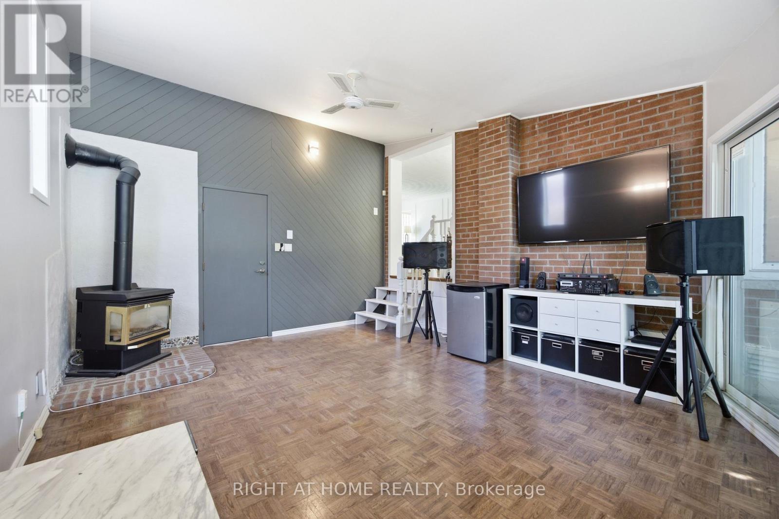 45 Faversham Crescent, Toronto, Ontario  M9C 3X7 - Photo 15 - W13634818