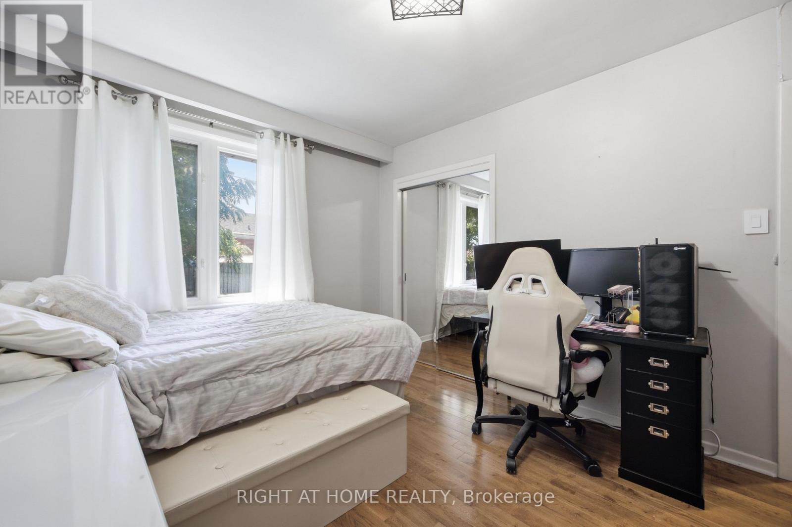 45 Faversham Crescent, Toronto, Ontario  M9C 3X7 - Photo 17 - W13634818
