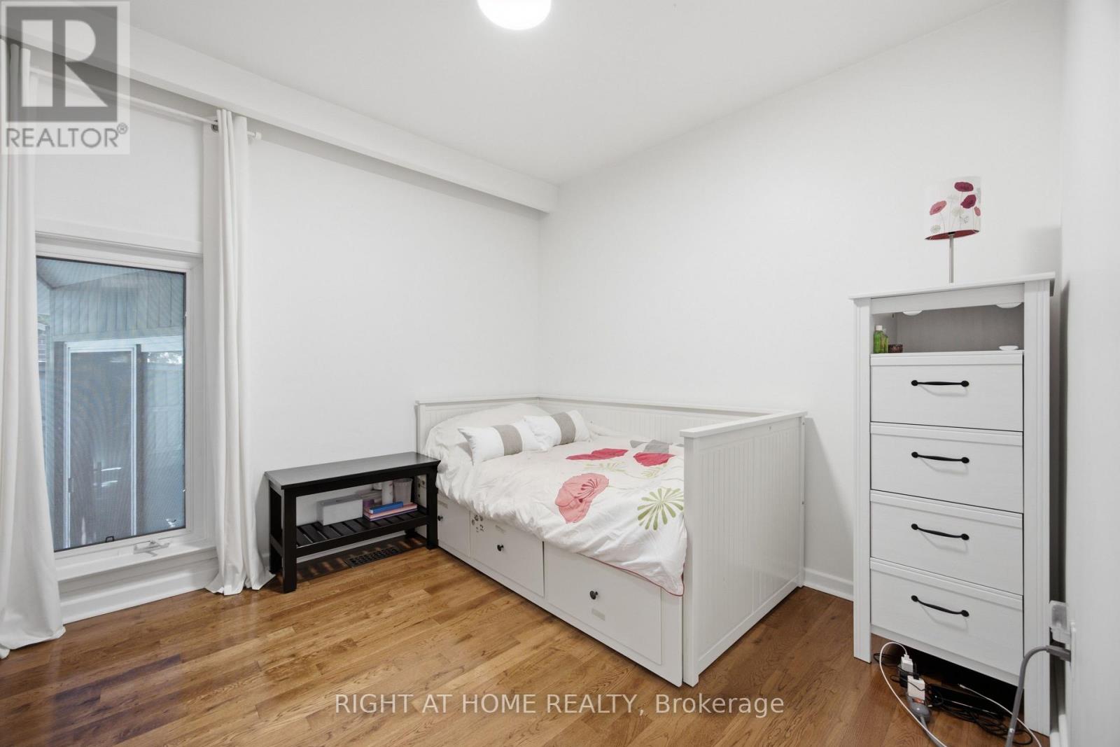 45 Faversham Crescent, Toronto, Ontario  M9C 3X7 - Photo 21 - W13634818