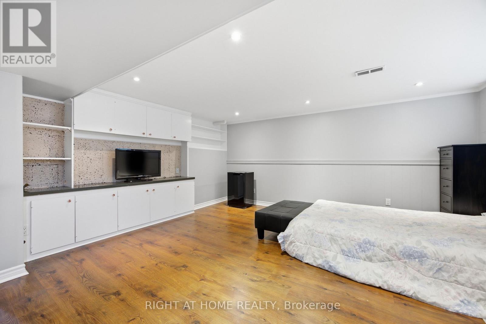 45 Faversham Crescent, Toronto, Ontario  M9C 3X7 - Photo 29 - W13634818