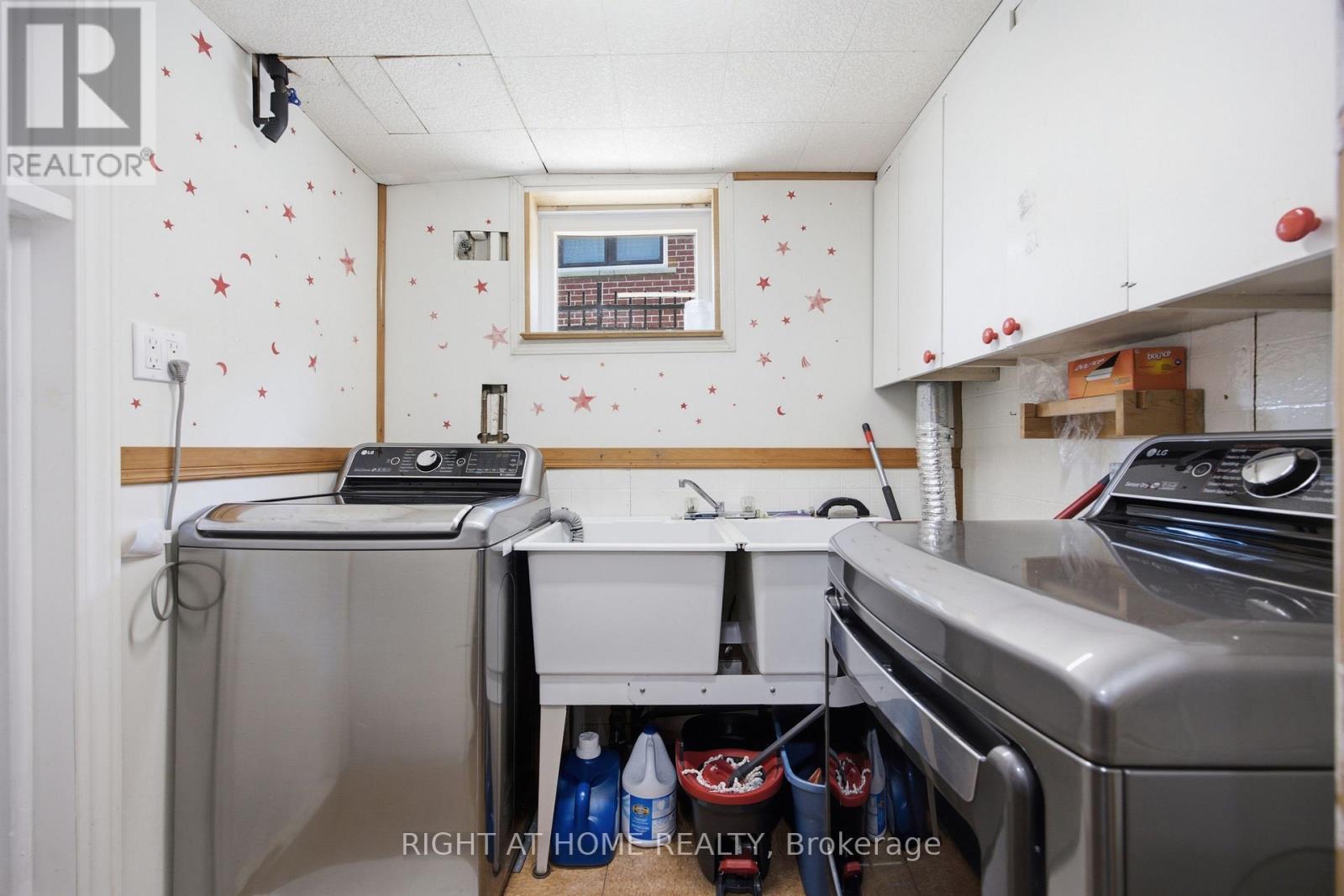 45 Faversham Crescent, Toronto, Ontario  M9C 3X7 - Photo 32 - W13634818