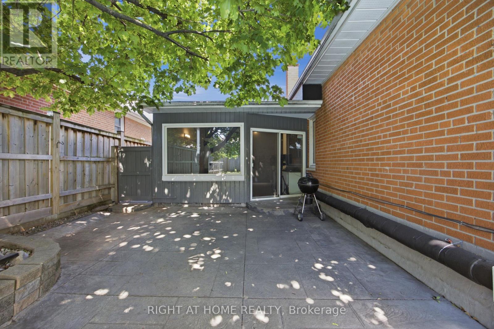 45 Faversham Crescent, Toronto, Ontario  M9C 3X7 - Photo 37 - W13634818