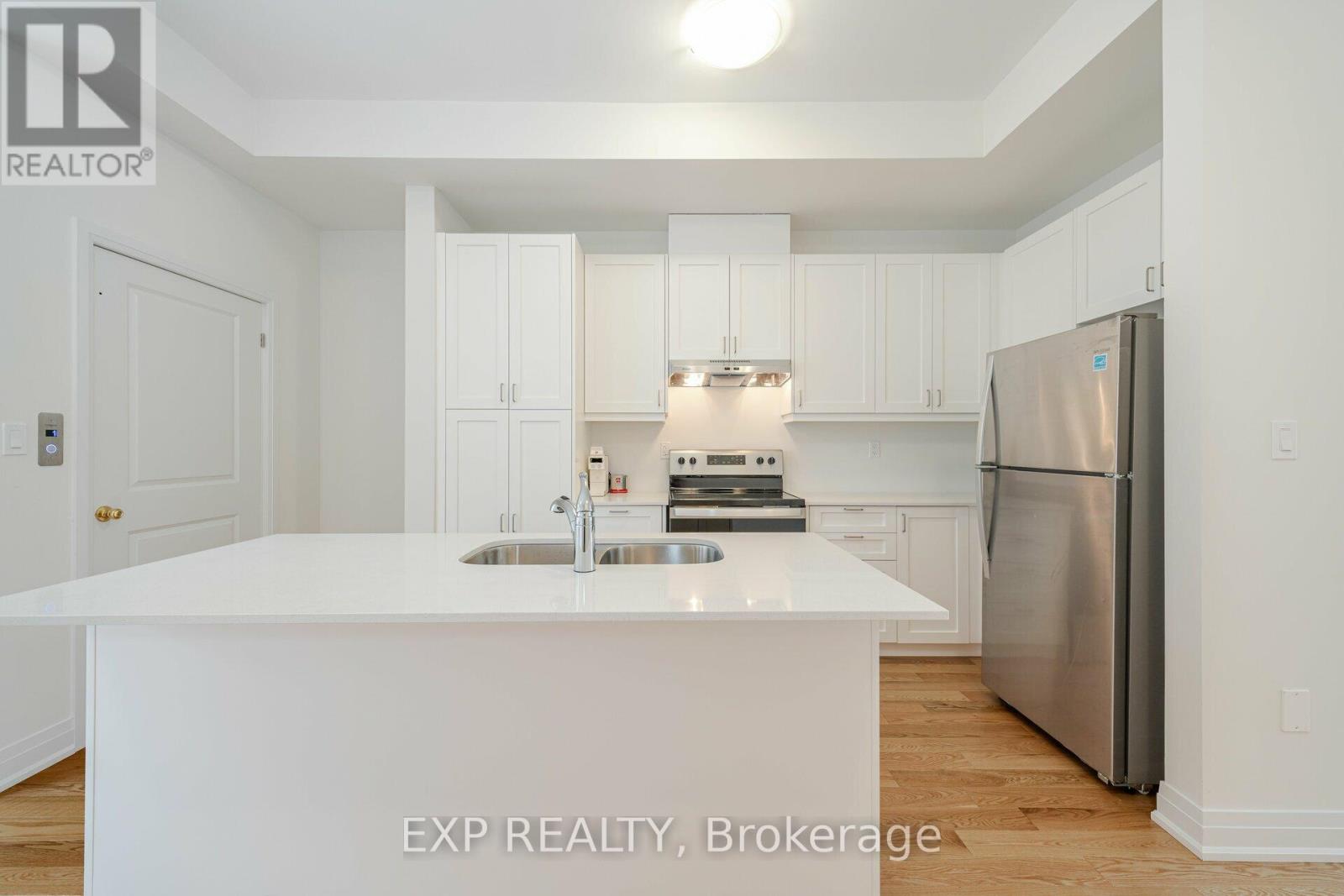 209 Wyndham Street, Mississauga, Ontario  L5M 2S5 - Photo 13 - W13634936