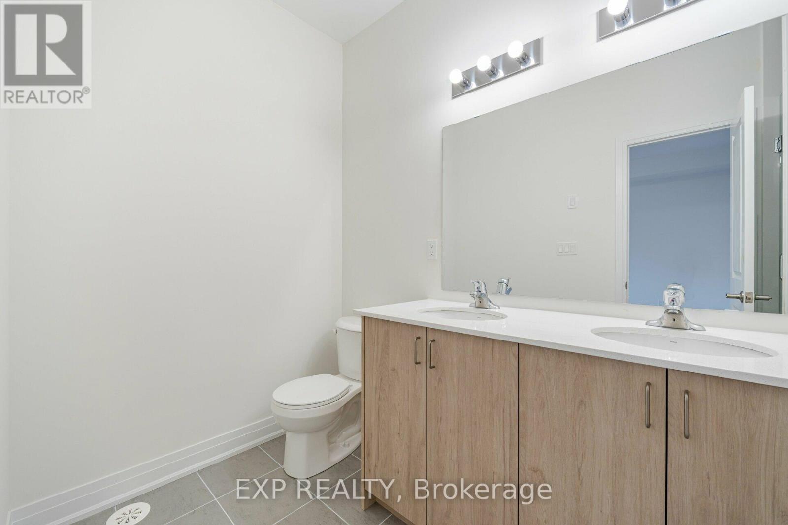 209 Wyndham Street, Mississauga, Ontario  L5M 2S5 - Photo 23 - W13634936