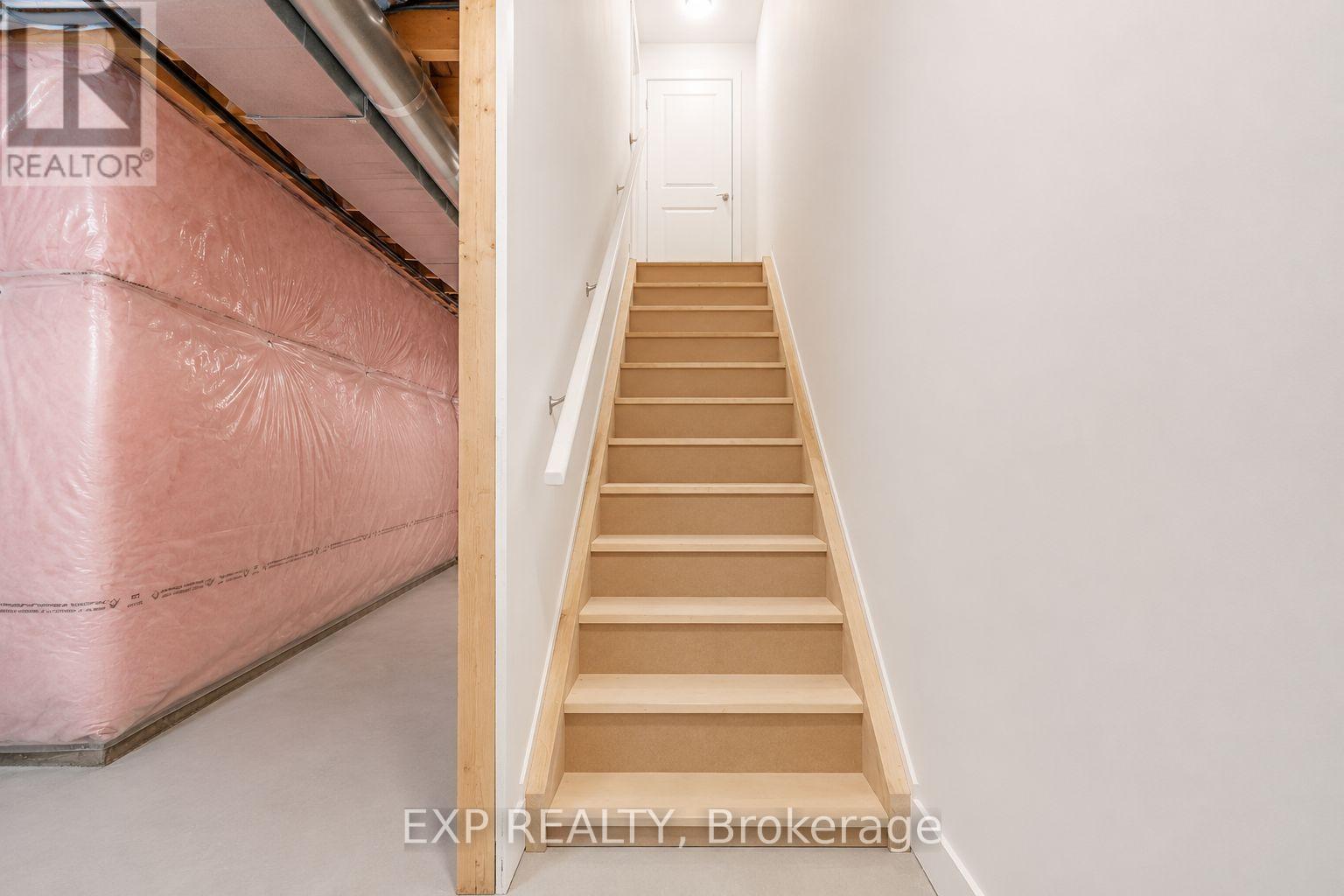 209 Wyndham Street, Mississauga, Ontario  L5M 2S5 - Photo 33 - W13634936