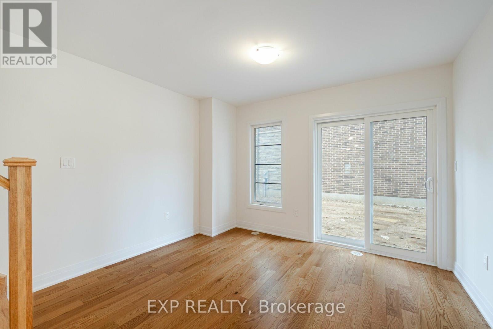 209 Wyndham Street, Mississauga, Ontario  L5M 2S5 - Photo 5 - W13634936
