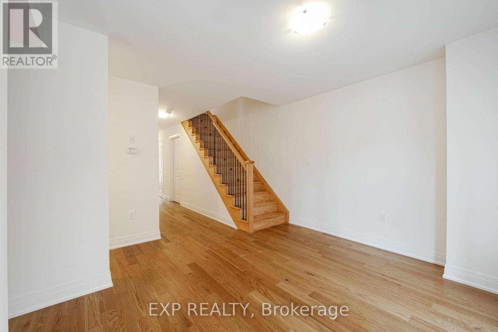 209 Wyndham Street, Mississauga, Ontario  L5M 2S5 - Photo 6 - W13634936