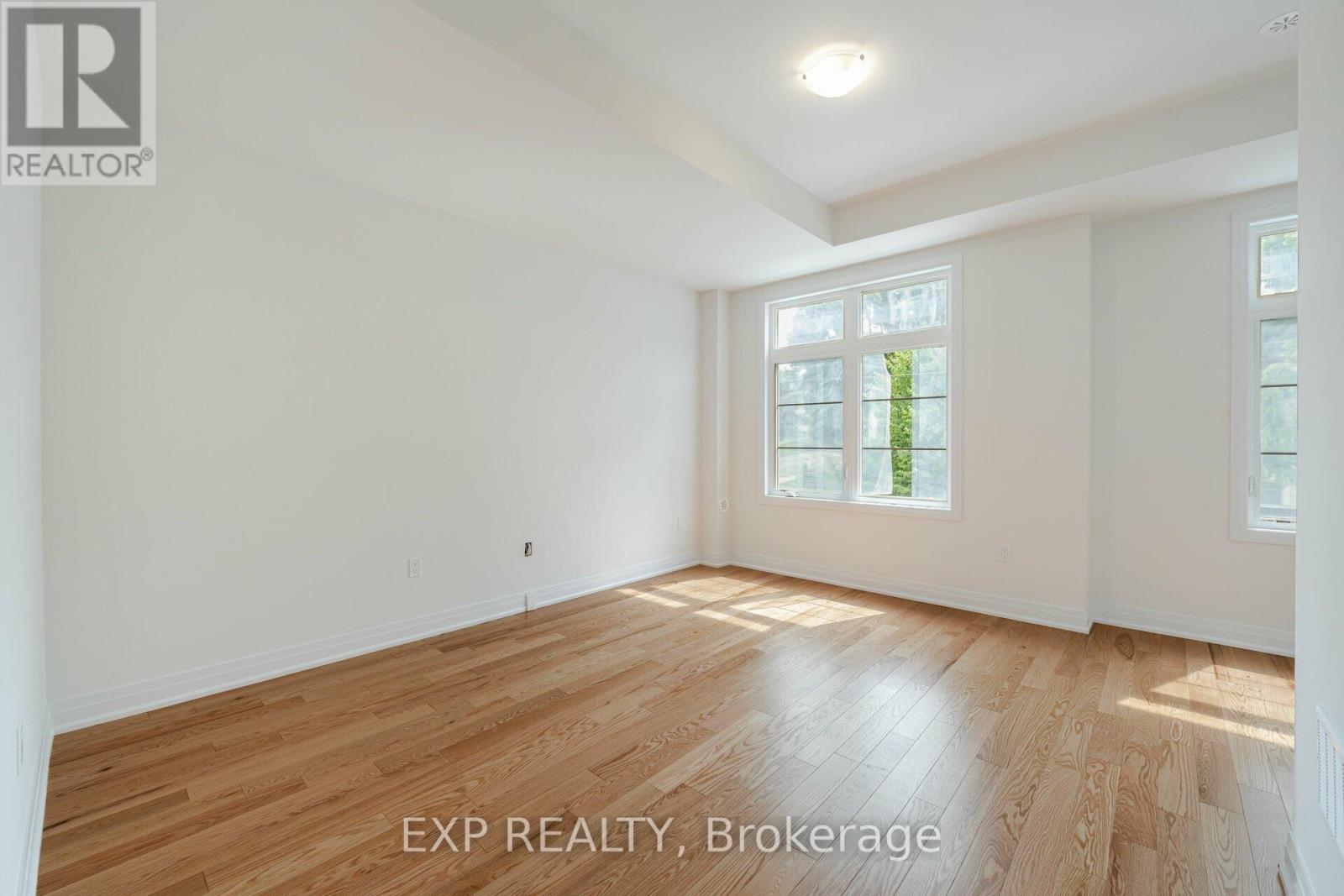 209 Wyndham Street, Mississauga, Ontario  L5M 2S5 - Photo 8 - W13634936