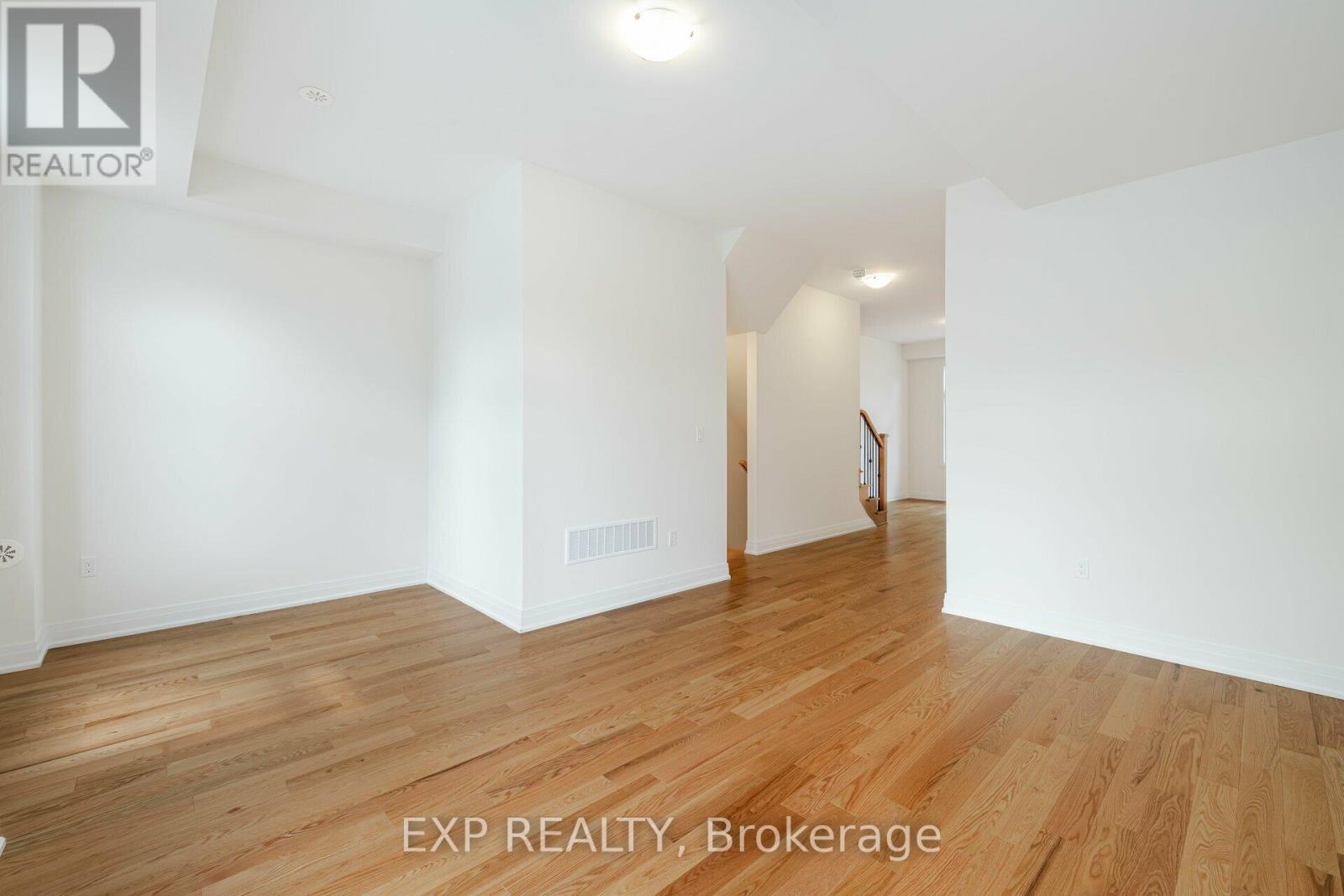209 Wyndham Street, Mississauga, Ontario  L5M 2S5 - Photo 9 - W13634936