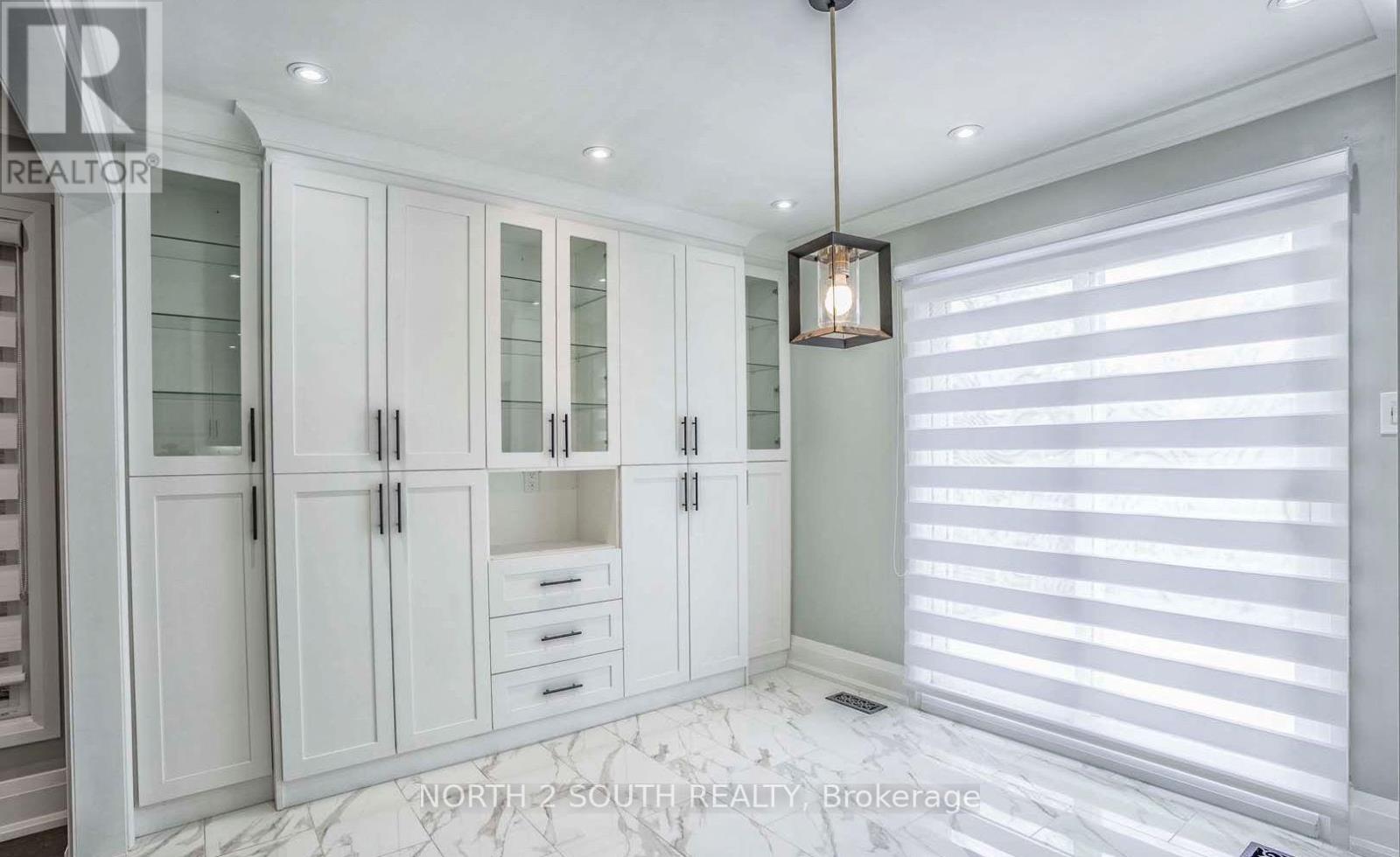 Upper - 37 Loire Court, Toronto, Ontario M9V 4Z7 - Photo 17 - W13634986