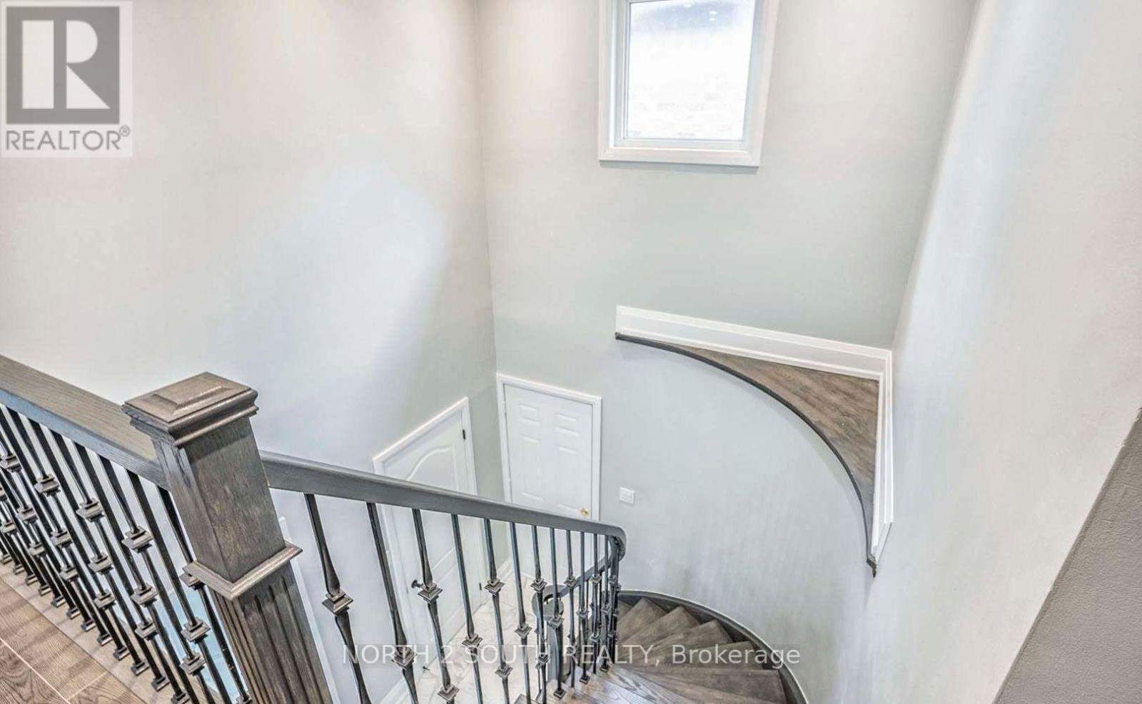 Upper - 37 Loire Court, Toronto, Ontario M9V 4Z7 - Photo 23 - W13634986
