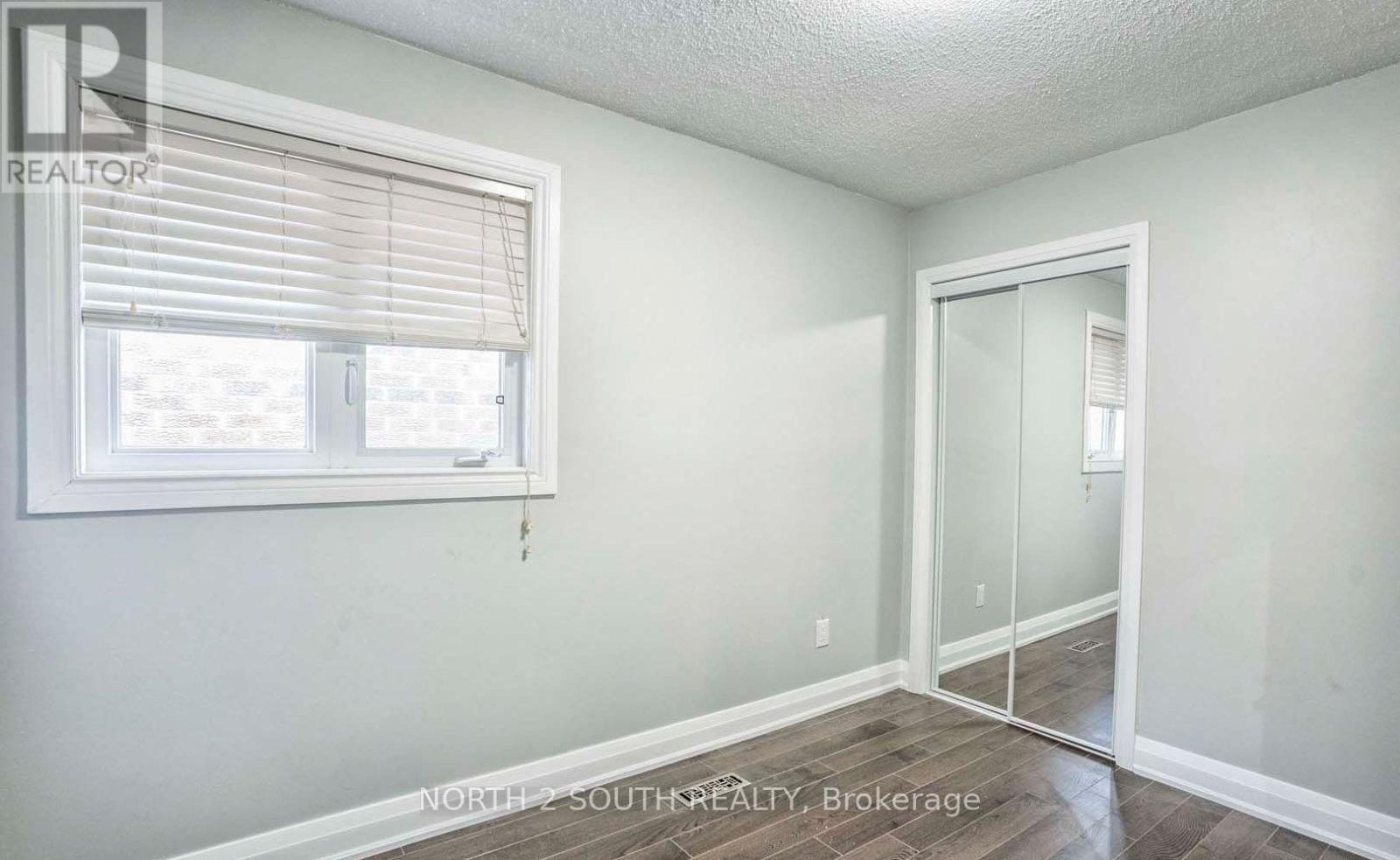 Upper - 37 Loire Court, Toronto, Ontario M9V 4Z7 - Photo 32 - W13634986