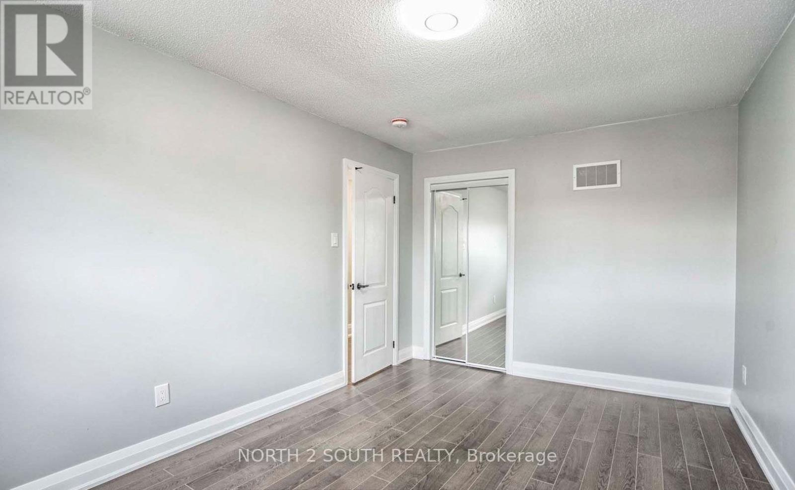 Upper - 37 Loire Court, Toronto, Ontario M9V 4Z7 - Photo 34 - W13634986