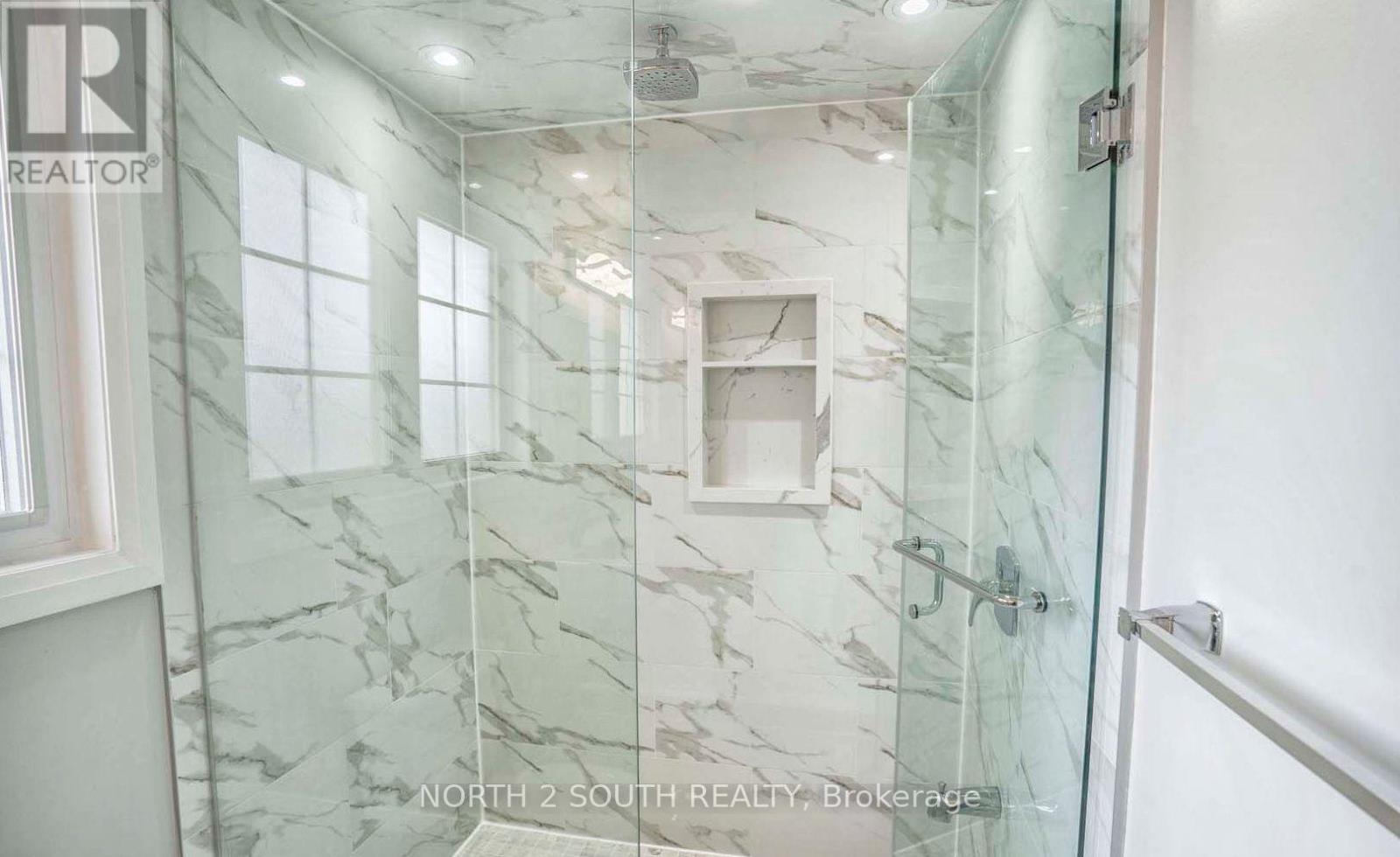 Upper - 37 Loire Court, Toronto, Ontario M9V 4Z7 - Photo 36 - W13634986