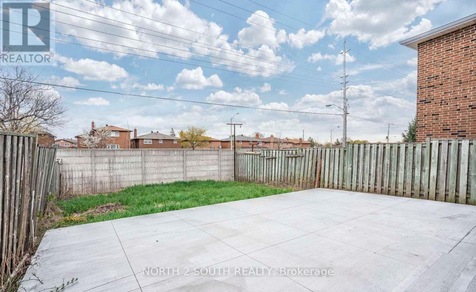 Upper - 37 Loire Court, Toronto, Ontario M9V 4Z7 - Photo 37 - W13634986