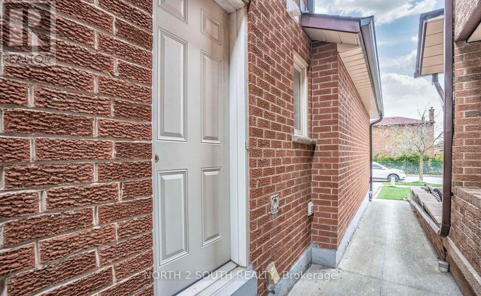 Upper - 37 Loire Court, Toronto, Ontario M9V 4Z7 - Photo 40 - W13634986