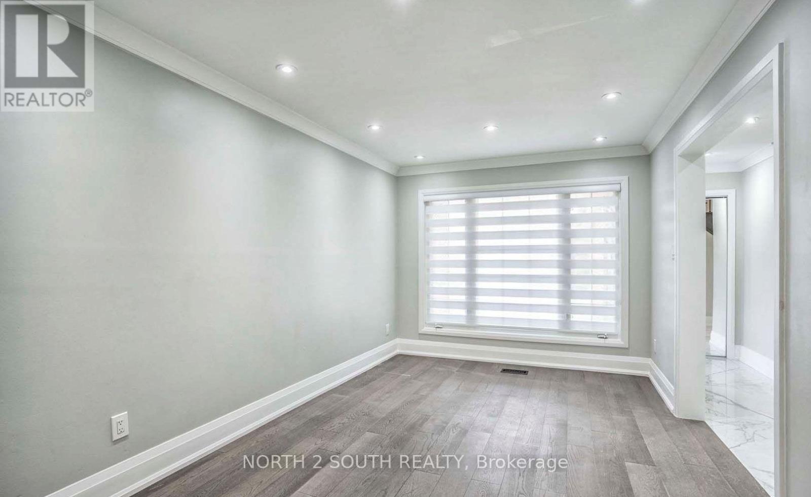 Upper - 37 Loire Court, Toronto, Ontario M9V 4Z7 - Photo 7 - W13634986