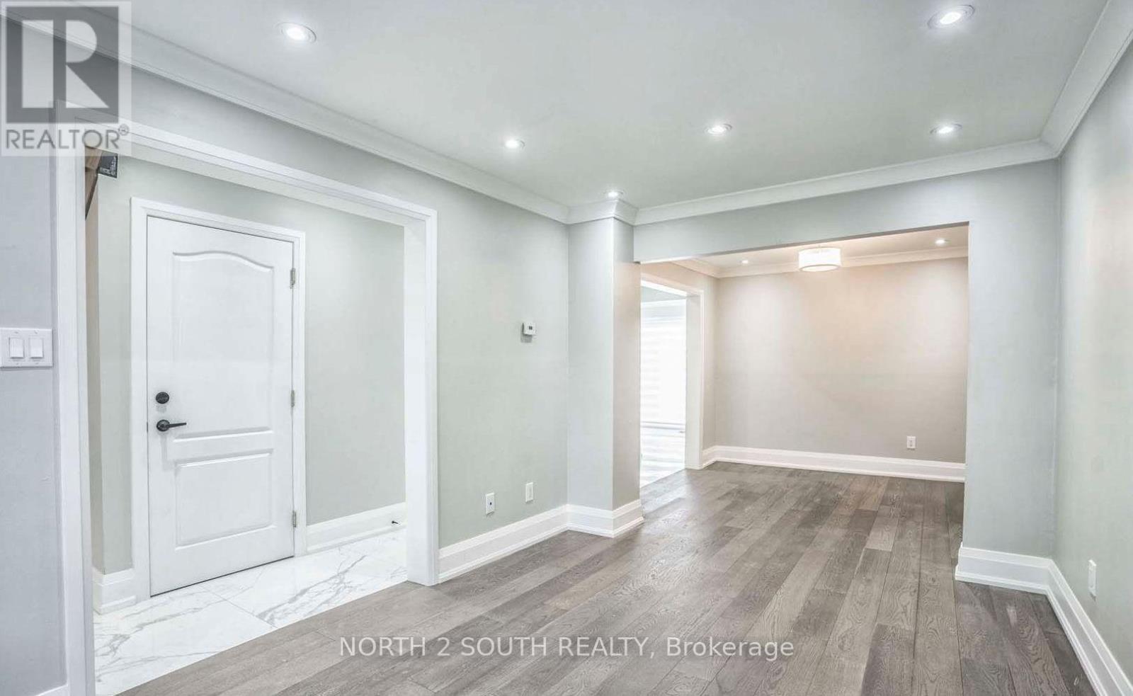 Upper - 37 Loire Court, Toronto, Ontario M9V 4Z7 - Photo 8 - W13634986