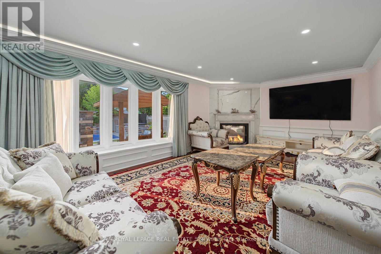 2143 Brays Lane, Oakville, Ontario  L6M 2T2 - Photo 4 - W13635026